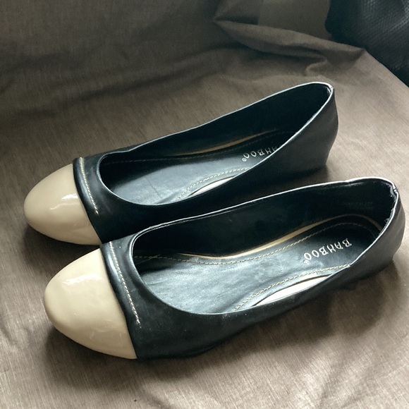 Black, cappuccino toed Flats - Picture 3 of 7